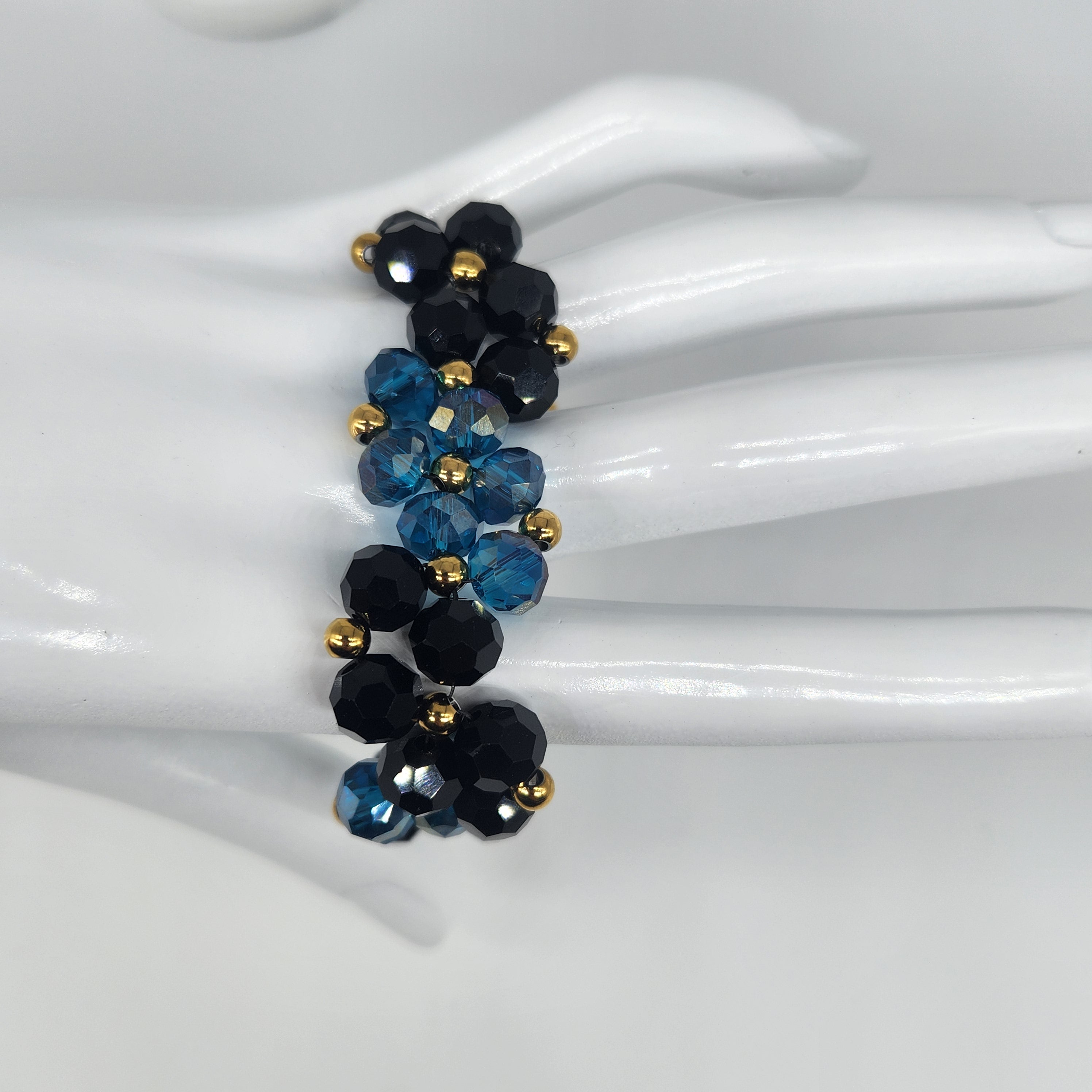 Black and Blue - Size: Adjustable "6" to "8.25"