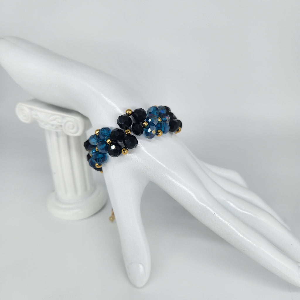 Black and Blue - Size: Adjustable "6" to "8.25"