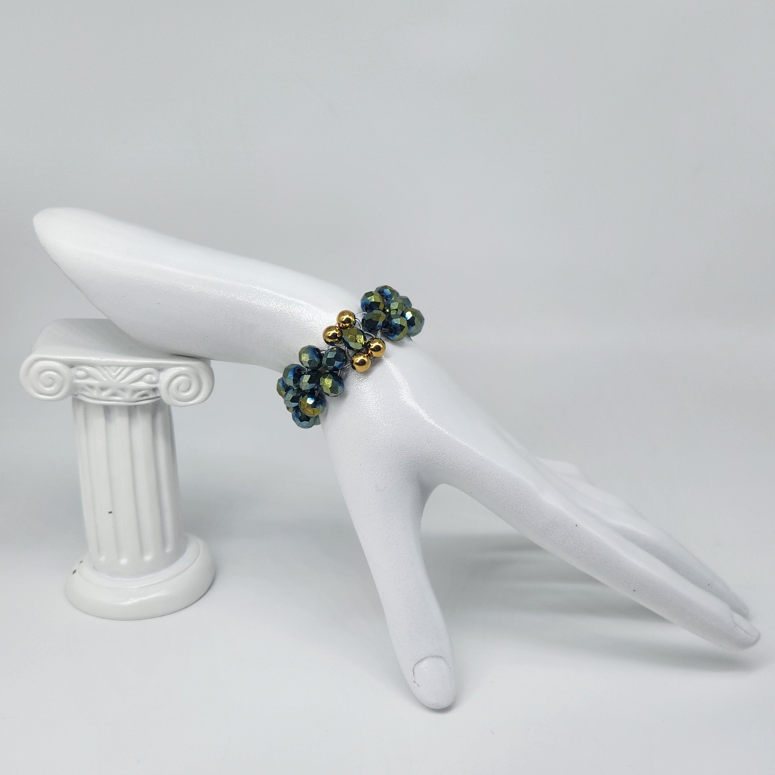 Beetle Green - Size: Stretchy "5.75"