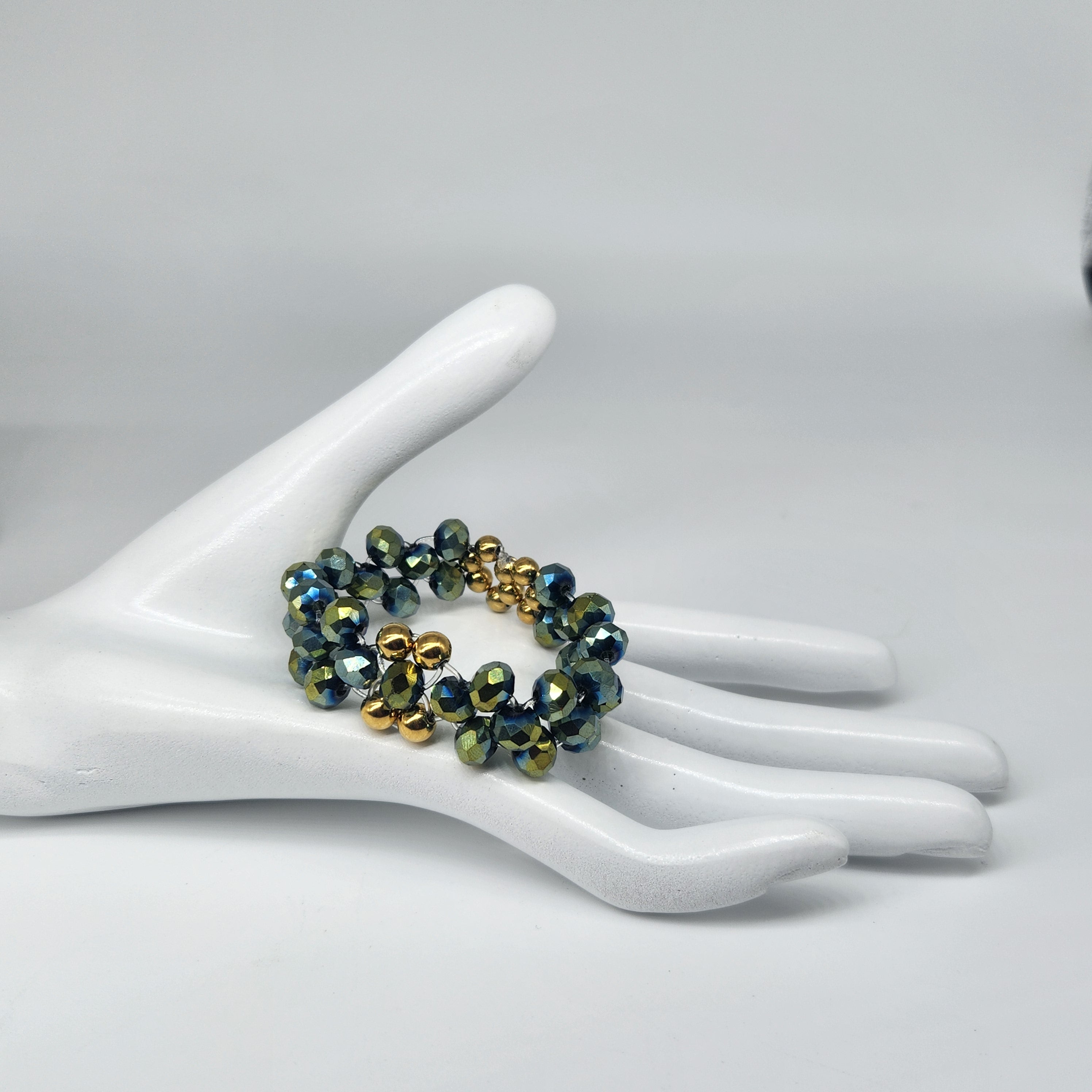 Beetle Green - Size: Stretchy "5.75"