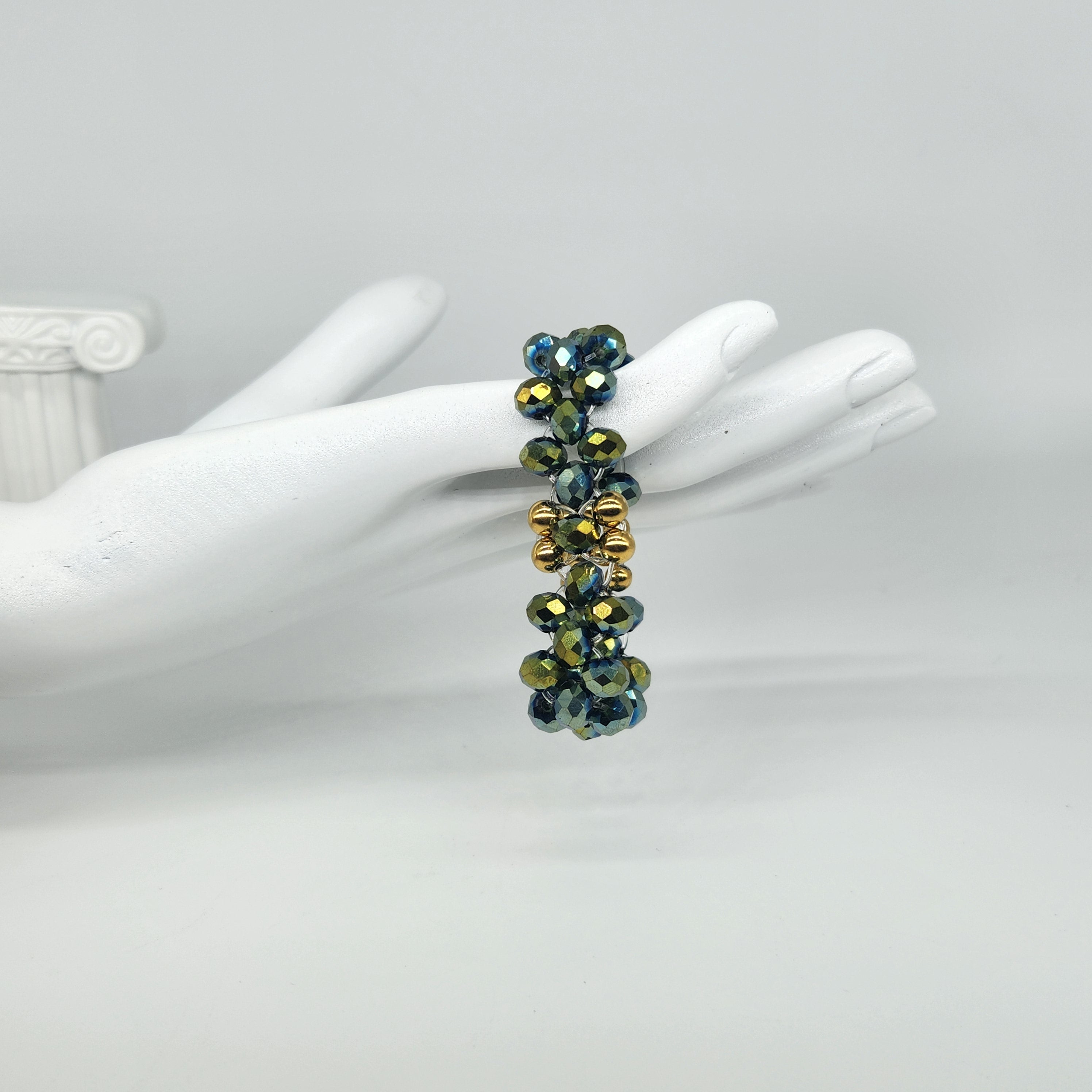 Beetle Green - Size: Stretchy "5.75"