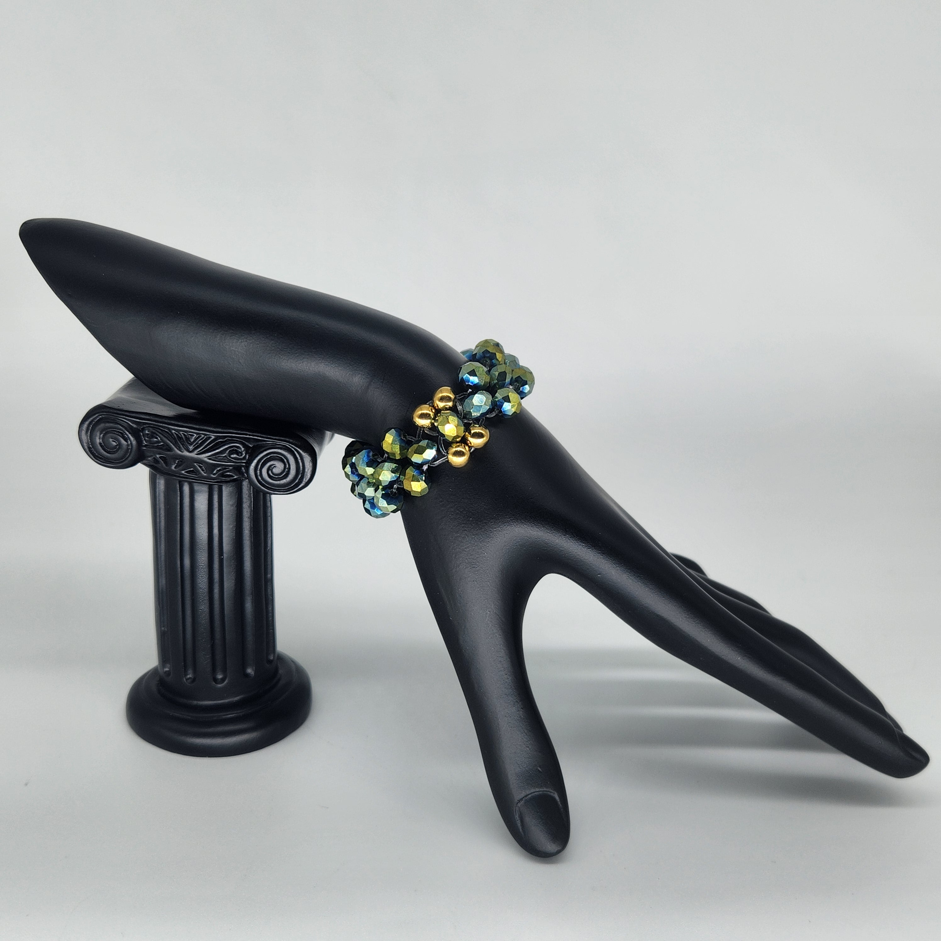 Beetle Green - Size: Stretchy "5.75"