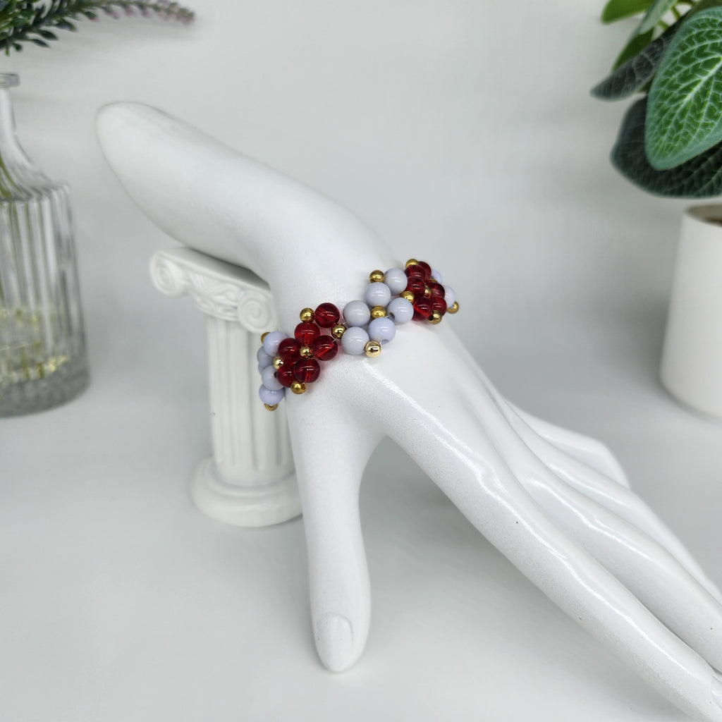 Red and White - Size: "6"