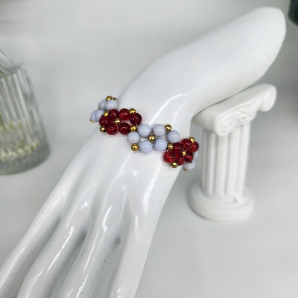 Red and White - Size: "6"