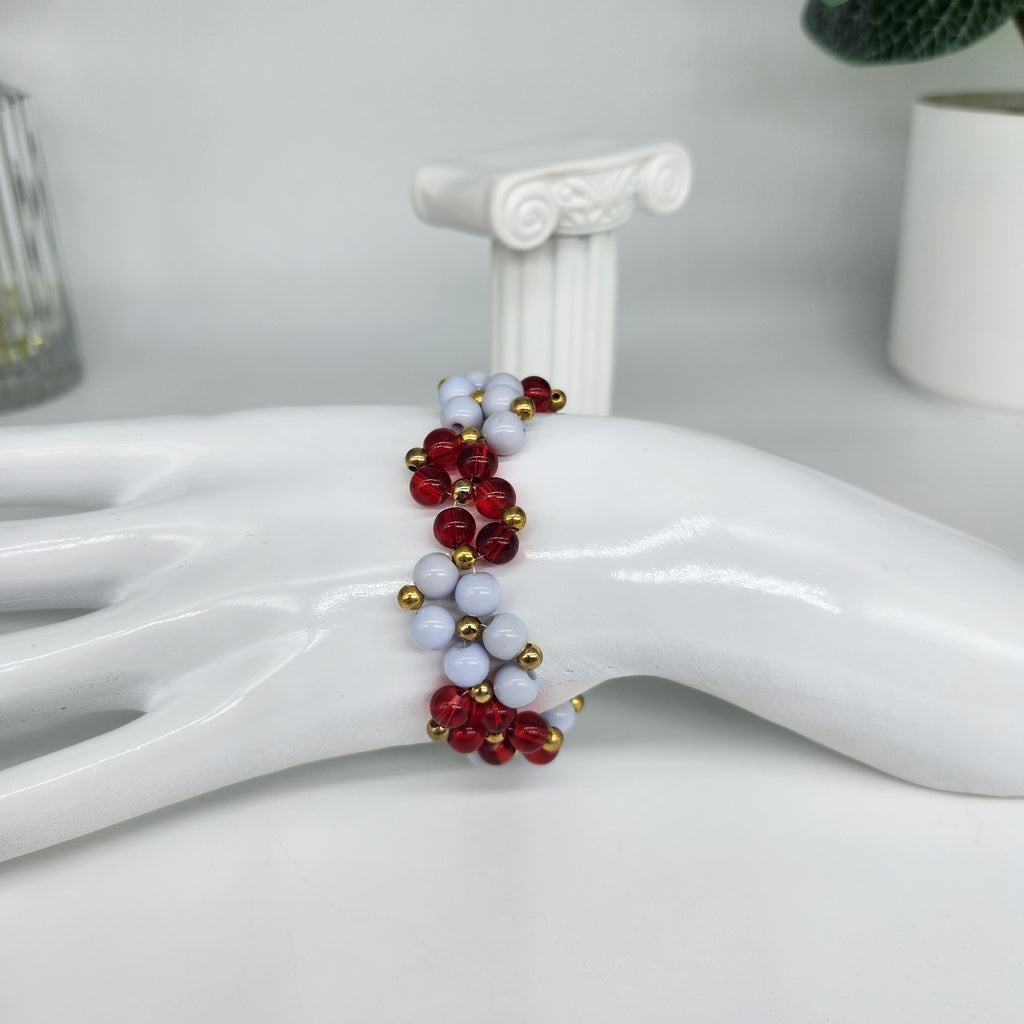 Red and White - Size: "6"