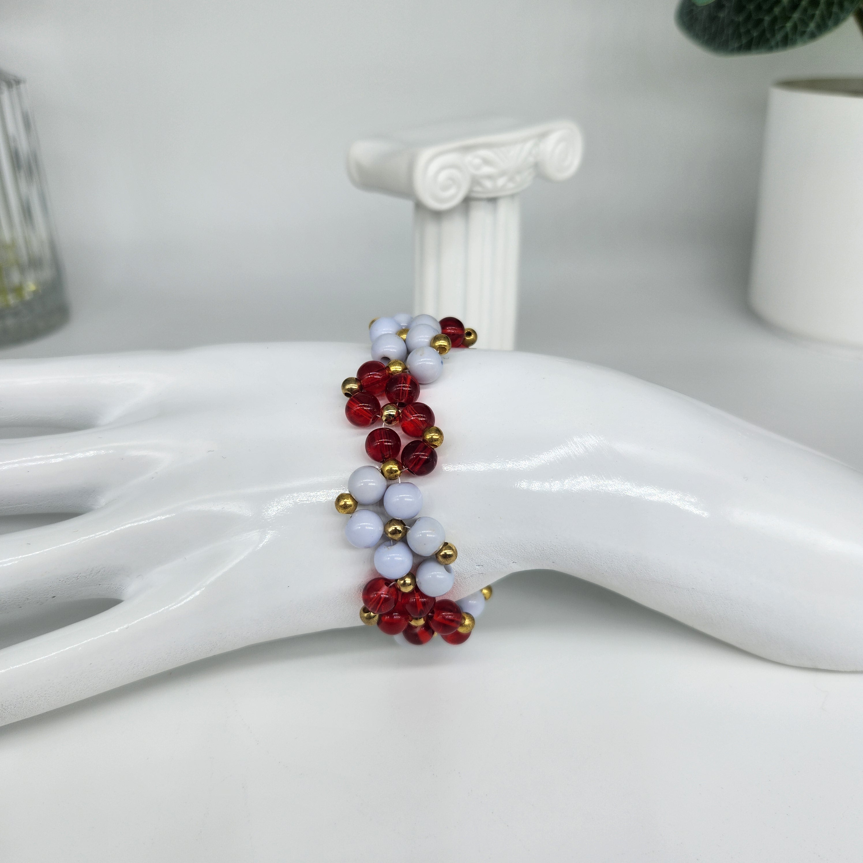Red and White - Size: "6"