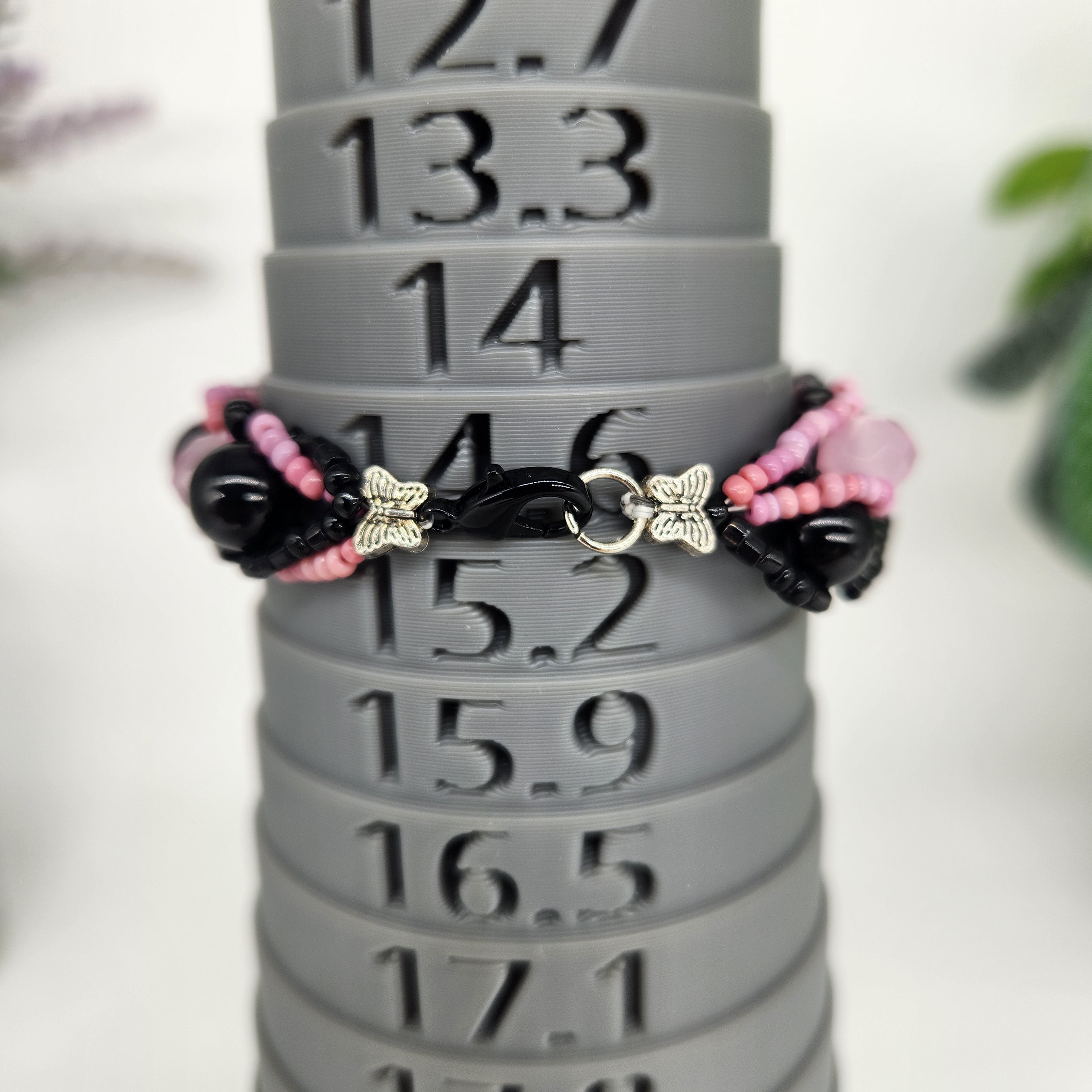 Black and Pink - Size: "5.75"